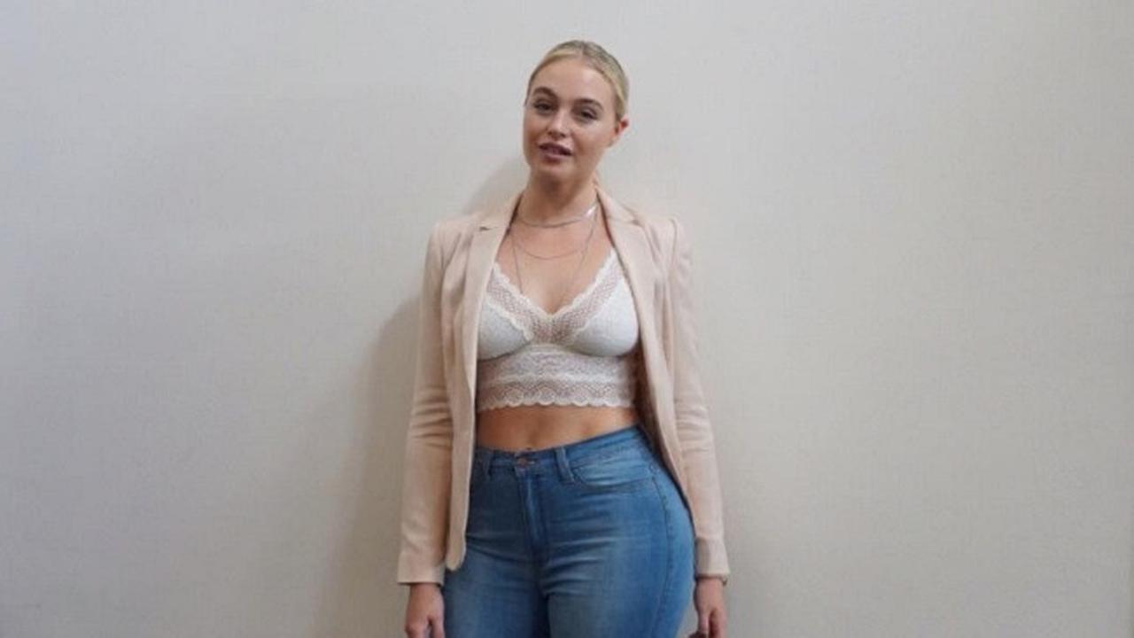 6 Cara Padu Padan Celana Skinny Jeans untuk Si Tubuh Curvy