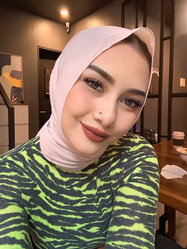 Potret Beby Istri Onad saat Pakai Hijab Ini Banjir Pujian (credit: instagram/bebyleonardo)