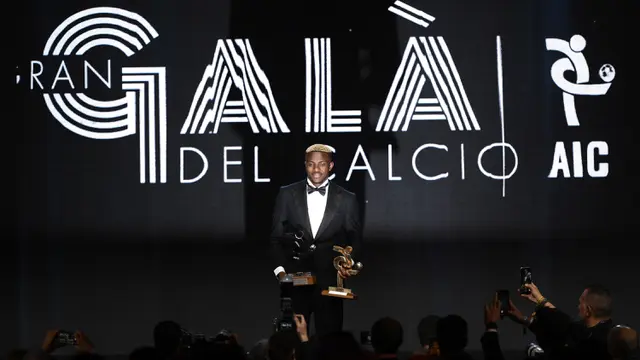 Foto: Penampilan Modis Para Pesepak Bola Serie A saat Menghadiri Italian Footballers Association Awards 2023