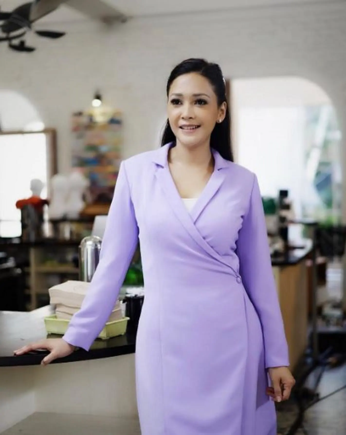 Maia Estianty sedang tersenyum (Instagram/@maiaestiantyreal)