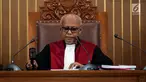 Hakim tunggal Achmad Guntur memimpin jalannya sidang permohonan praperadilan tersangka kepemilikan senjata ilegal Kivlan Zen di PN Jakarta Selatan, Selasa (30/7/2019). Hakim Guntur menolak gugatan praperadilan Kivlan Zen. (Liputan6.com/JohanTallo)