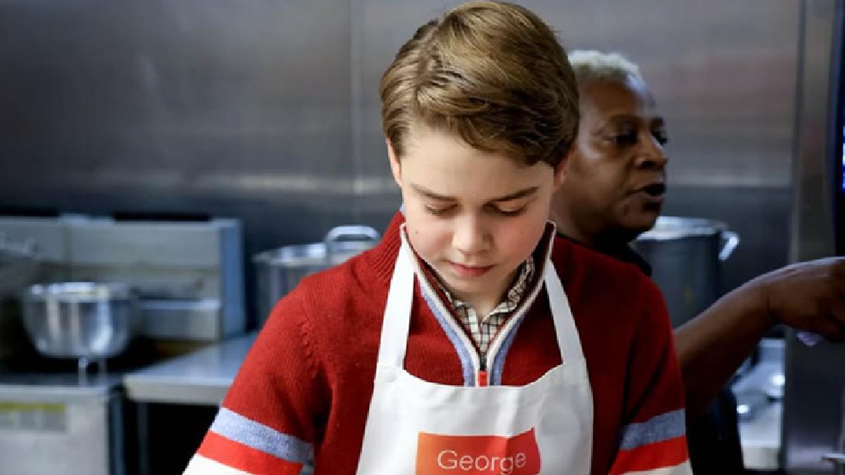 Efek Pangeran George, Jaket Resleting Merah Seharga Rp 627 Ribu Ludes Terjual dalam Hitungan Detik