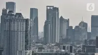 Deretan gedung perkantoran di Jakarta, Senin (27/7/2020). Menteri Keuangan Sri Mulyani mengatakan pertumbuhan ekonomi di DKI Jakarta mengalami penurunan sekitar 5,6 persen akibat wabah Covid-19. (merdeka.com/Iqbal S. Nugroho)