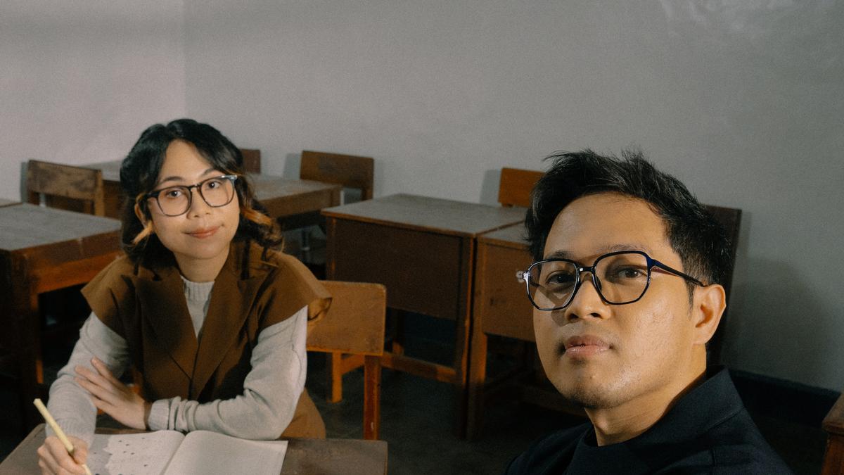 Lirik Lagu Cerita Kesukaan dari Suara Kayu, tentang Cinta pada Pandangan Pertama tapi Seolah Sudah Kenal Lama