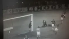 Highlights Final Piala Eropa tahun 1960 antara Uni Soviet vs Yugoslavia yang berakhir dengan skor 2-1. Uni Soviet menjadi pemenanng pertama turnamen Piala Eropa tersebut.