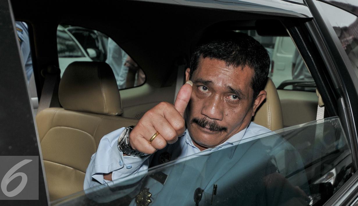 Mantan Kepala LP Nusakambangan, Liberty Sitinjak usai memenuhi panggilan BNN, Jakarta, Senin (8/8). BNN memanggil Liberty Sitinjak untuk mengusut testimoni Freddy Budiman yang diungkap Koordinator Kontras Haris Azhar. (Liputan6.com/Yoppy Renato)