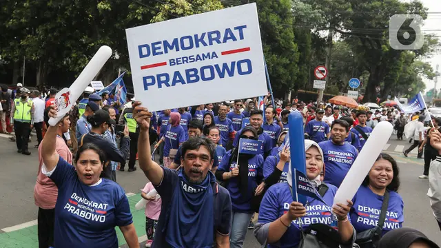Ribuan simpatisan dan relawan iringin pendaftaran Prabowo-Gibran ke KPU