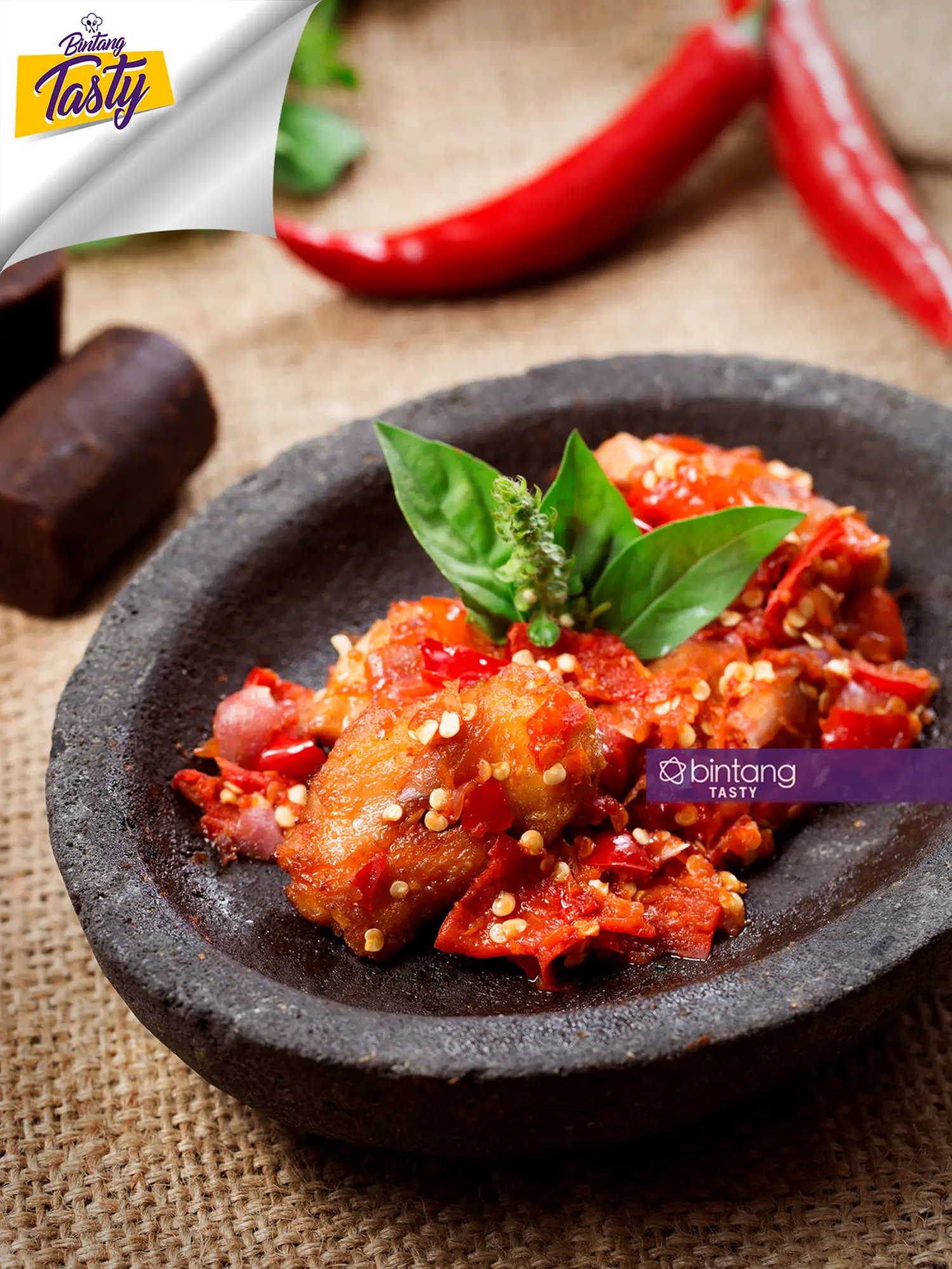 Ayam Geprek Sambal Setan. (Foto: Bintang.com/Daniel Kampua, Digital Imaging: Bintang.com/Nurman Abdul Hakim)