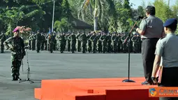 Citizen6, Surabaya: Bertindak selaku Irup, Kepala Kepolisian Daerah Jawa Timur, Inspektur Jenderal Hadiatmoko dan sebagai Komandan Upacara, Letkol Marinir I Wayan Sumariana. (Pengirim: Budi Abdillah).
