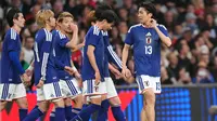 Skuad Timnas Jepang merayakan golnya ke gawang Timnas Inggris di laga uji coba di Stadion Wembley, Rabu (01/4/2026) dini hari WIB. (AP Photo/Kirsty Wigglesworth)