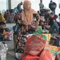 Kementerian Perhubungan (Kemenhub) memprediksikan Terminal Bus Pulogebang akan terus dipadati pemudik yang akan pulang ke daerah masing-masing merayakan lebaran bersama keluarga. (merdeka.com/Imam Buhori)