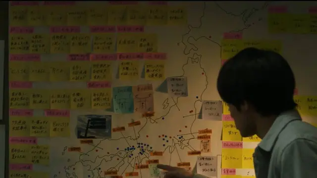 Yusei Ozawa (Eiji Akaso) dan Chihiro Seno (Miho Kanno) Dalam Misi Mencari Sayama Di Film Tentang Suatu Tempat Di Wilayah Kinki
