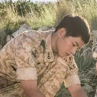 Namun meskipun dianggap bertubuh kurus, Song Joong Ki tetap membuktikan eksistensinya lewat suguhan akting yang akan di persembahkannya di lain drama. (Soompi/Bintang.com)