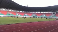 Pertandingan final Piala AFF putaran pertama Indonesia vs Thailand di GOR Pakansari ternyata mendongkrak penjualan.
