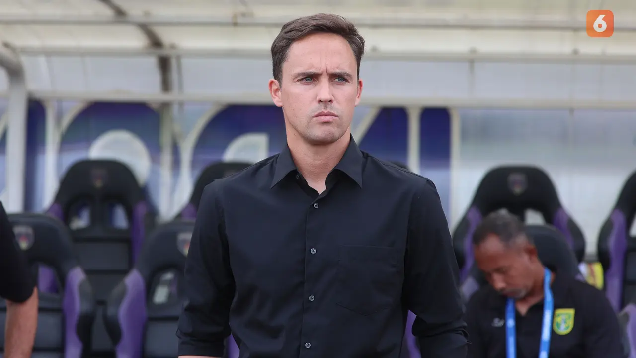 Pelatih Persebaya Surabaya Paul Munster
