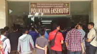 Orangtua penelantar anak menjalani pemeriksaan di RS Polri Kramat Jati (Liputan6.com/ Richo Pramono)