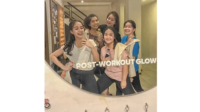 Jarang Muncul di Layar Kaca, Ini 7 Potret Terbaru Nimaz Dewantary Sahabat "Candy"