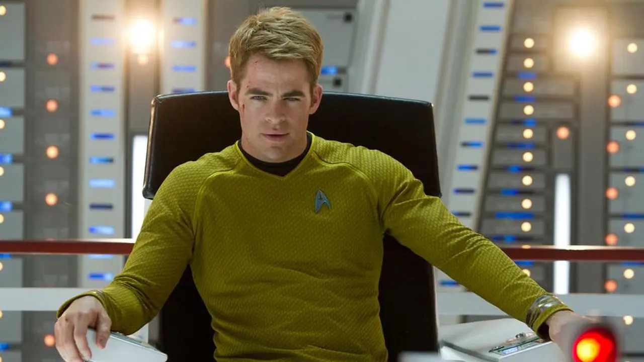 Aktor Star Trek Chris Pine  Diajak Perankan Kekasih Wonder Woman