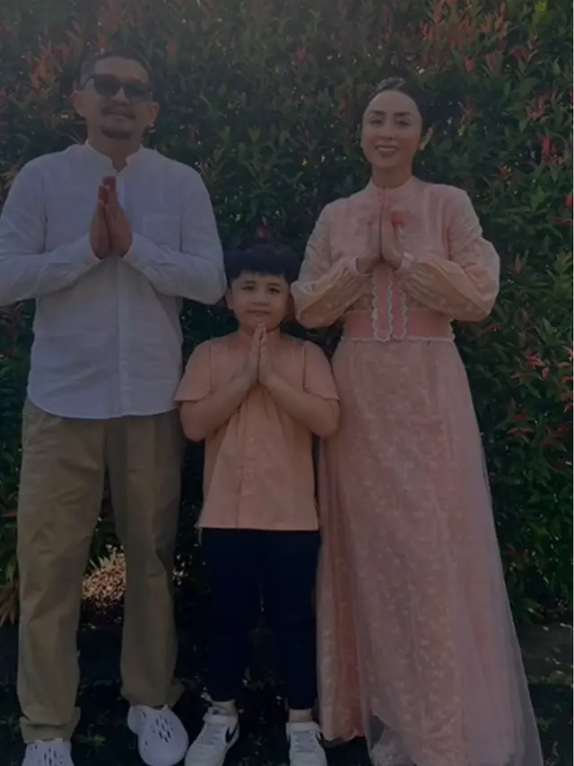 7 Potret Artis Lebaran Bareng Mantan Pasangan, Desta-Natasha Rizky hingga Kiwil