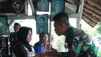 Praka ANG prajurit TNI tendang motor ibu-ibu meminta maaf ke korban. (dok TNI AU)