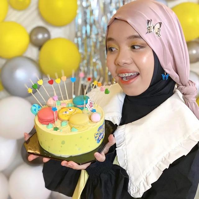 Momen Perayaan Ultah Fatimah Halilintar yang Ke-18. (Sumber: Instagram/genifaruk)