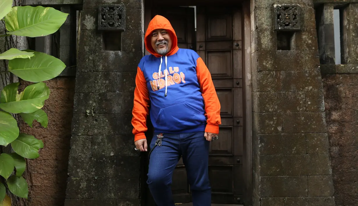 Layaknya alien, Indro sendiri akan tampil tak dikenali karena balutan makeup dan kostum lain yang membuatnya sama sekali berbeda. (Nurwahyunan/Bintang.com)