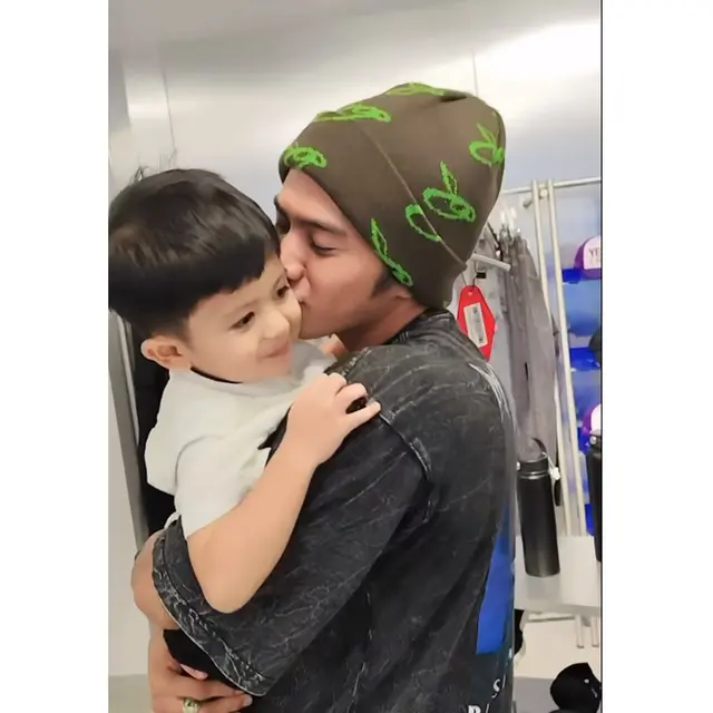 6 Momen Rizki DA Bertemu Syaki, Dulu Minta Tes DNA Kini Makin Sayang Anak
