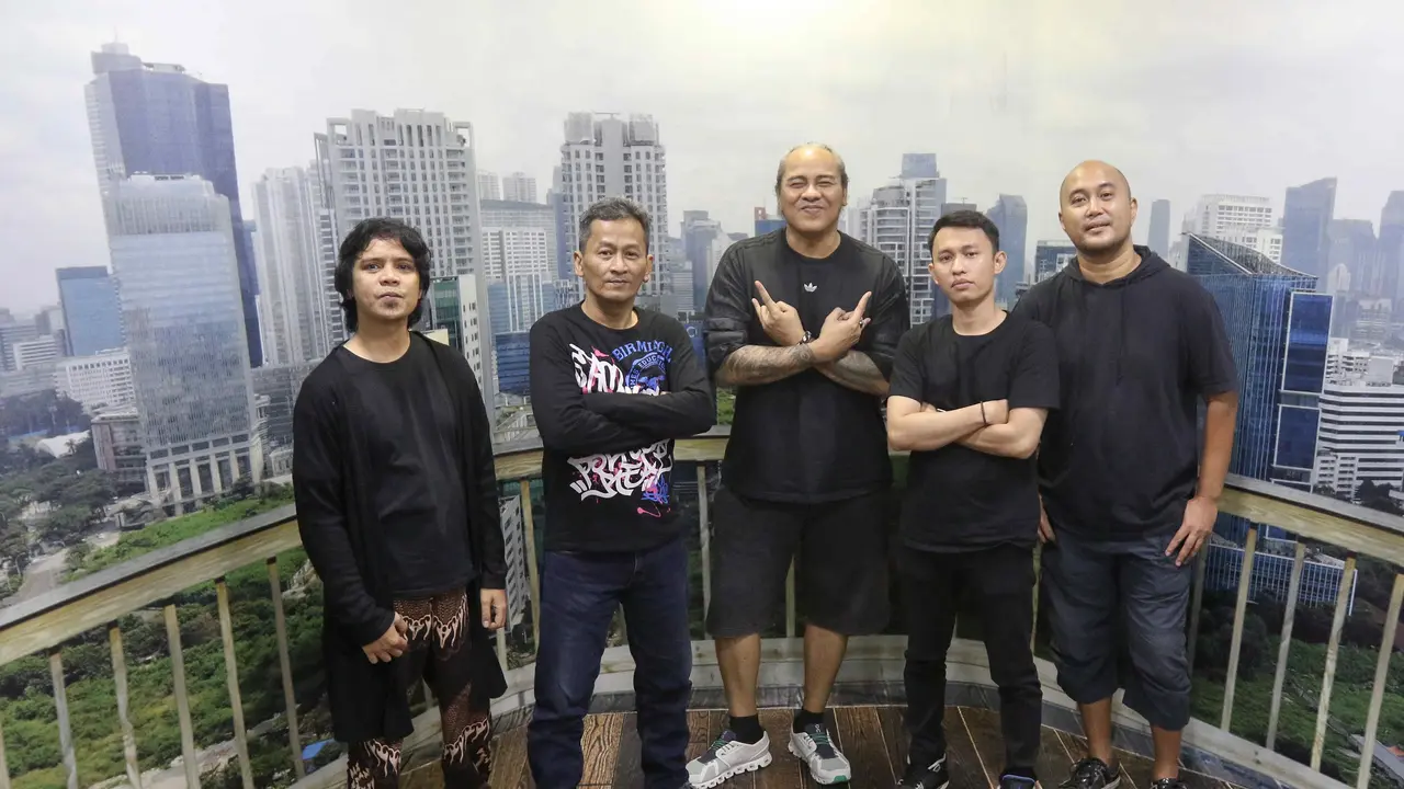 Ferdy Tahier Element saat bersama Rocker Kasarunk