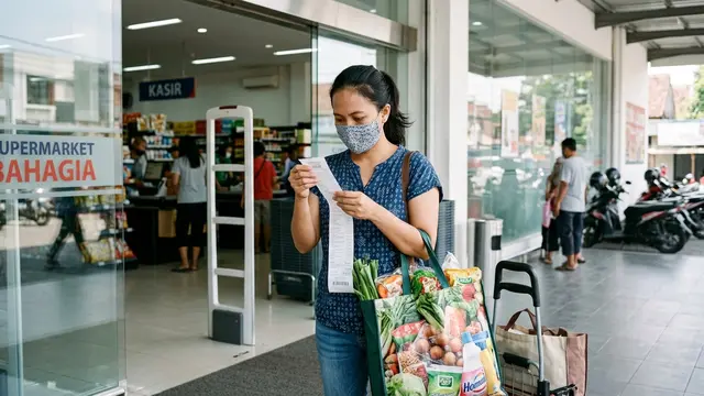 Selalu Cek Struk sebelum Keluar Toko (AI Generated)