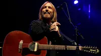 Alat Medis Dilepas, Gitaris Tom Petty Meninggal