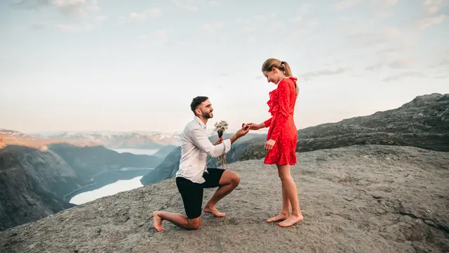 Mengungkapkannya Sambil Traveling ke Tempat Favorit Berdua