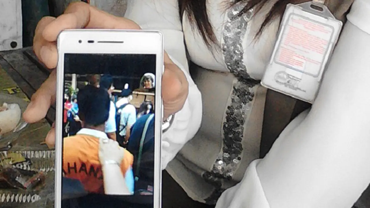 Sosok Misterius Terbidik Kamera di Sidang Margriet, Angelinekah?