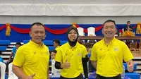 Seorang warga Kecamatan Leces bernama Alizah Imanda Putri  (Tengah) dipercaya sebagai wasit di SEA Games Kamboja 2023