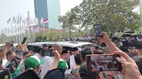 Ketua Umum (Ketum) Partai Gerindra Prabowo Subianto tiba di acara hari lahir (Harlah) Partai Bulan Bintang (PBB) ke-25, di ICE BSD City, Tangerang, Minggu (30/7/2023). (Merdeka.com/Alma Fikhasari)