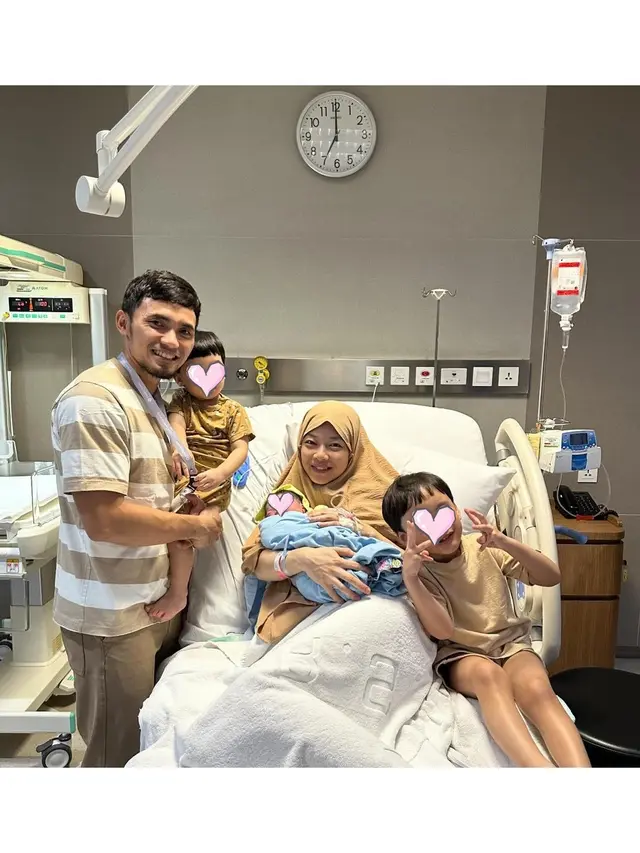 Melahirkan Anak Ketiga, Ini 6 Potret Perjalanan Kehamilan Lindswell Kwok