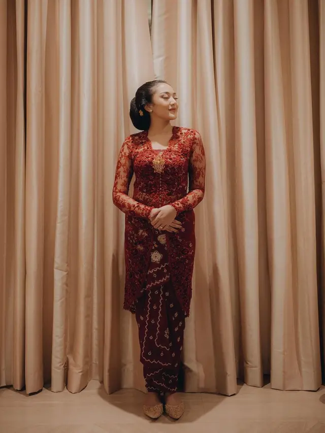 Kebaya Maroon Putri Tanjung