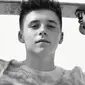 Brooklyn Beckham menjadi model untuk T-Shirt musim semi