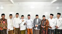 Rombongan pimpinan PKS saat sowan ke Ketua PWNU Jatim Kiai Marzuki Mustamar. (Istimewa)