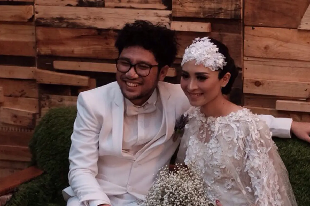 Kunto Aji dan Dewi Syariati 