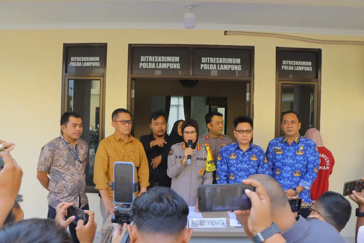 Jajaran Polda Lampung saat jumpa pers pengungkapan kasus perdagangan orang. Foto (Humas Polda Lampung