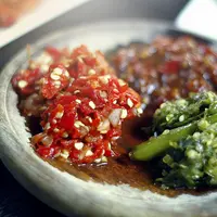 Terpesona rasa pedas, kamu pilih makanan Padang atau Manado?