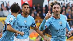 Derby Manchester kembali akan tersaji pada pekan ke-20 Liga Inggris musim 2022/2023, Sabtu (14/1/2023) di Old Trafford Stadium. Derby Kota Manchester terbaru nanti merupakan kali ke-52 yang terjadi di Premier League dan yang ke-189 secara keseluruhan di semua ajang. Para pemain terbaik dari kedua tim, baik Manchester United maupun Manchester City dipastikan akan tampil dalam laga penuh gengsi tersebut. Saat ini tercatat ada 7 pemain dalam Derby Manchester yang menjadi pemain termahal saat pertama kali didatangkan. Berikut daftar ketujuh pemain tersebut. (AFP/Geoff Caddick)