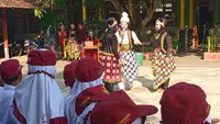 Mengintip Cara Unik SD di Kudus Sambut Siswa Baru