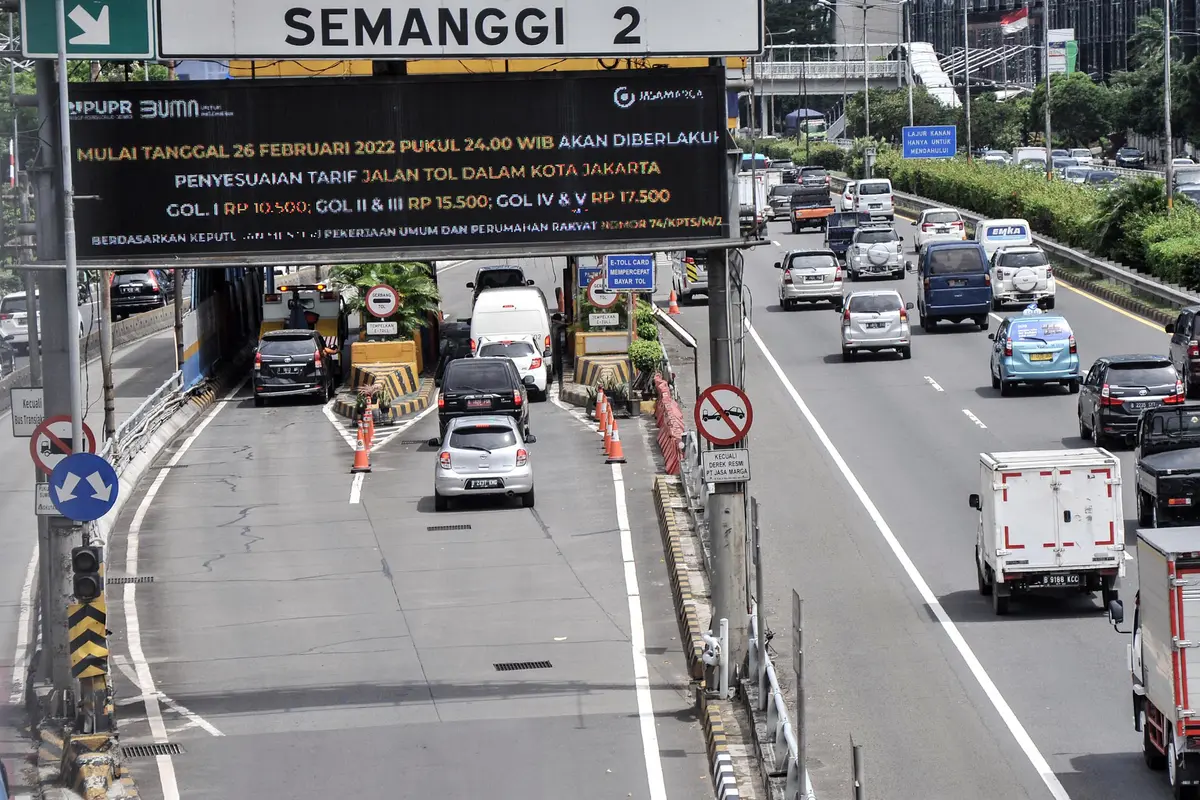 FOTO: Tarif Tol Dalam Kota Naik Rp 500 Mulai 26 Februari 2022