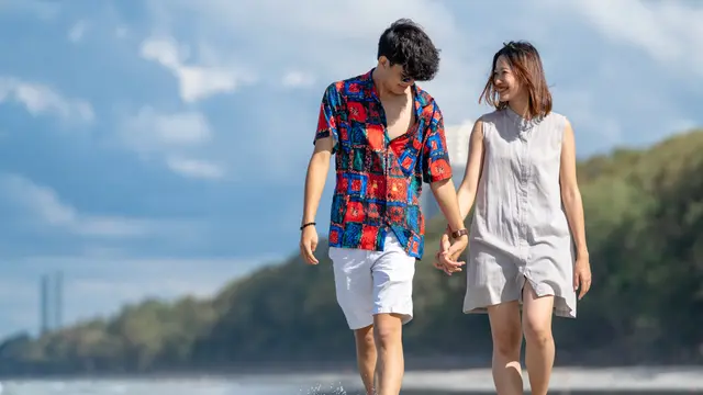 couple kencan romantis bahagia