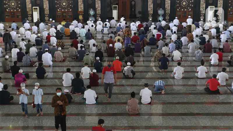 Suasana Salat Jumat Pertama di Masjid At-Tin