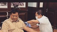 Menteri Pertahanan (Menhan) Prabowo Subianto menerima suntikan vaksin covid-19 dosis ketiga atau booster jenis vaksin Nusantara.