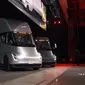 Truk  listrik Tesla Semi. (Carscoops)