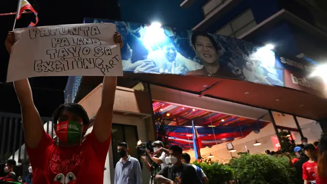 Pendukung Anak Eks Diktator Marcos Jr