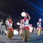 Warga Yogyakarta bisa mengikuti flashmob dalam Wayang Jogja Night Carnival yang diadakan pada 7 Oktober 2018 untuk merayakan HUT Kota Yogyakarta (Liputan6.com/ Switzy Sabandar)